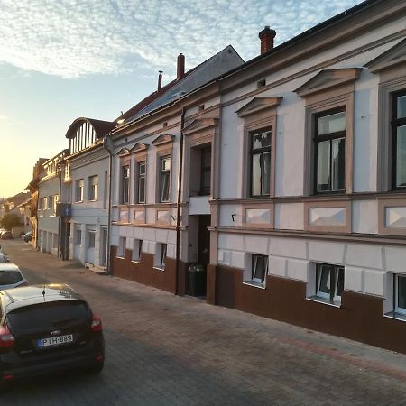 Aradi Apartman Печ Экстерьер фото